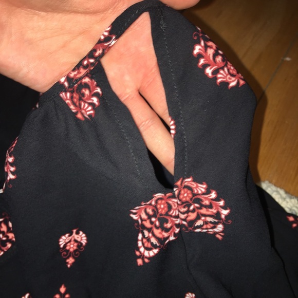 Top with cutouts - Picture 4 of 4